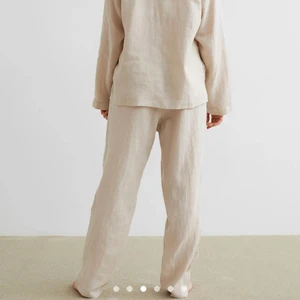 Linne byxor  - Skit snygga raka lågmidjade linne byxor som bara är andvända några få gånger 