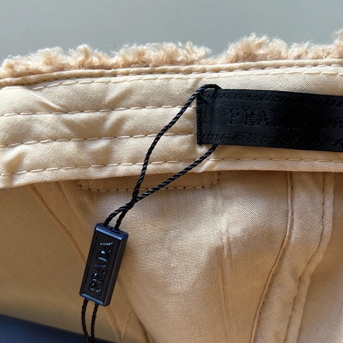 PRADA KEPS BEIGE - 90