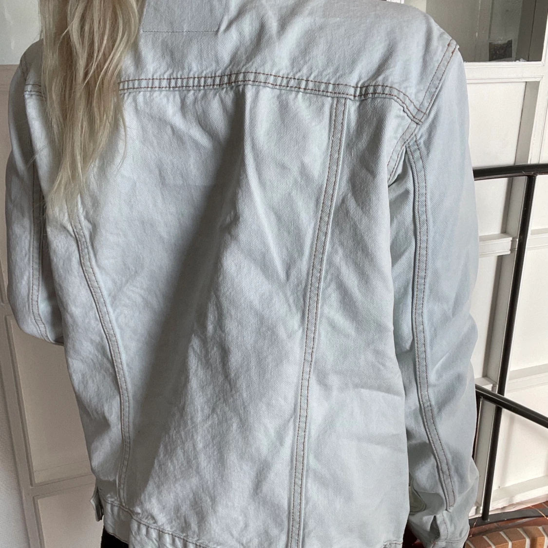 Ljusblå jeansjacka  - 90