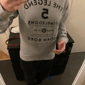 Björn Borg tröja (pris kan diskuteras) - Nästa aldrig använd, säljs pga att jag inte är nöjd med passformen.