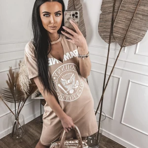 Ramones klänning med tryck - Helt ny klänning - utförsäljning av en butik 