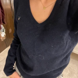 Stickad gant tröja! - Gant tröja nästan aldrig använd! Vintage modell så går ej att köpa i butik. Storlek M men passar S