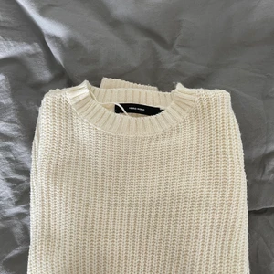 Stickad tröja - Stickad tröja i storlek m. Kommer inte till användning längre. 