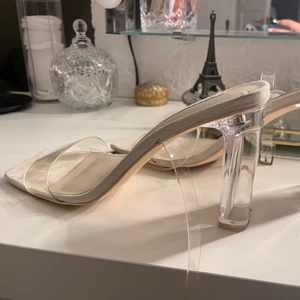 Sparsamt använda genomskinliga klackar - Från Nelly från förra året köpt för runt 400 om jag minns rätt