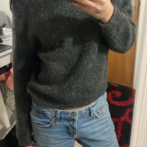 Sticks tröja - Stickad turtleneck från new yorker i storlek XS💕Nypriset var 200kr, pris kan diskuteras👍medeltjockt material som går att ha på sig en mysig sommarkväll🙏