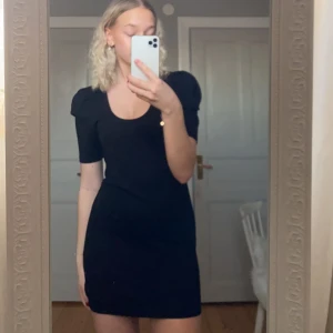 Klänning  - Nästintill oanvänd klänning från Lindex! Frakt tillkommer 