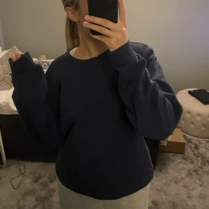 Tröja HM - Marinblå tröja från HM man❤️‍🔥