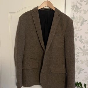 Herrkavaj Filippa K  - Herrkavaj i ull från Filippa K, storlek 50. Använd sparsamt. Inga skador eller fläckar. 