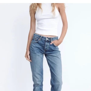 Zara jeans mid rise - Säljer mina zara jeans.