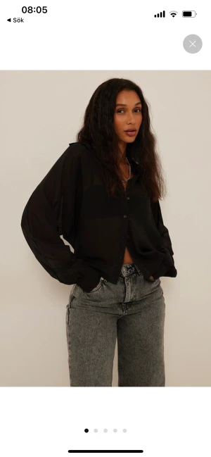 Skjorta/ blus  - Säljer en ny skjorta/ blus ifrån nakd som jag skulle haft på nyår men ändrade mig! Aldrig använd och prislapp kvar! 