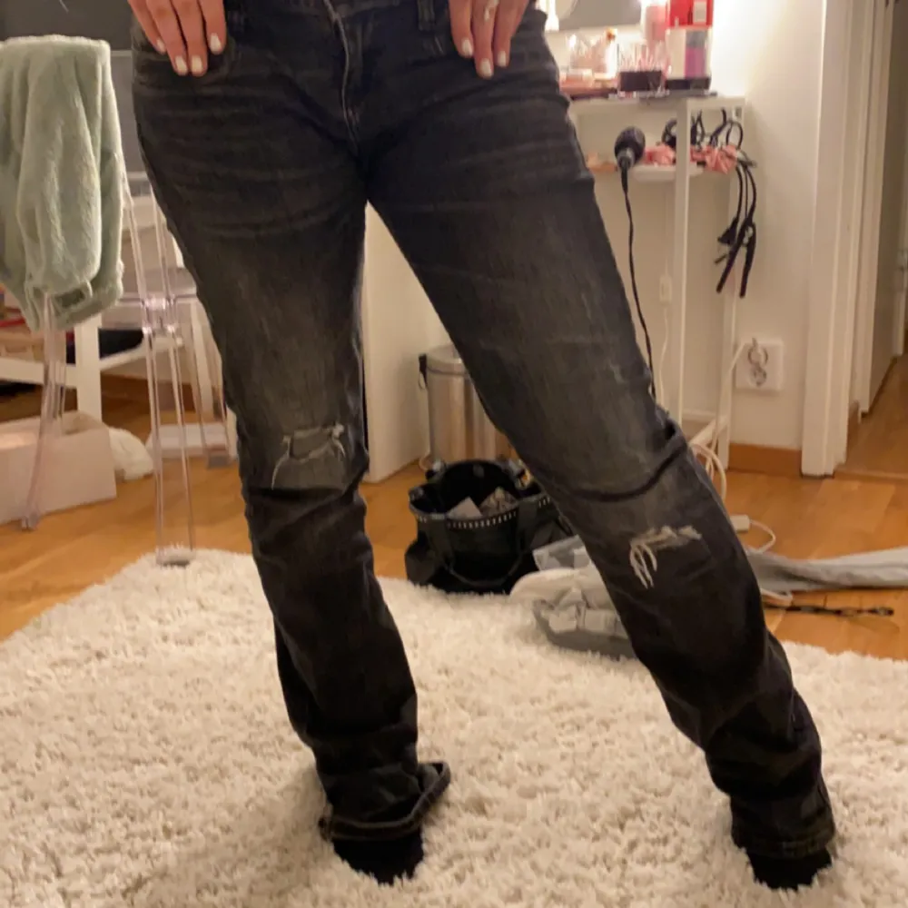 Skit snygga Ltb jeans. Säljer pg att dem blivit förstora💓Bra skick 💓Köpte för 830 på Zalando. Jeans & Byxor.