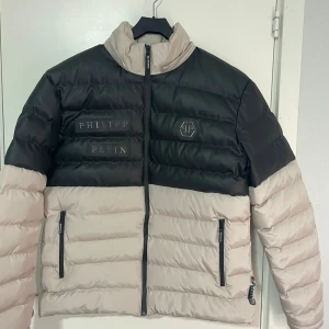 1500 - Philipp Plein vårjacka. 