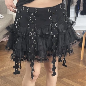 hellbunny kjol - storlek M. möts i stockholm eller fraktar 🖤 märke: Hell bunny