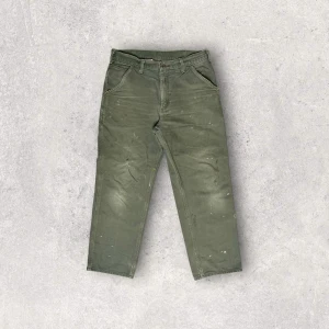 Carhartt Work Pants - 00’s - Waist: 84 cm, length: 100 cm. If you are interested in the item please DM first.  