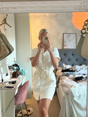 Fin känning 🌸 - Sommarklänning som aldrig används! Super fin. 