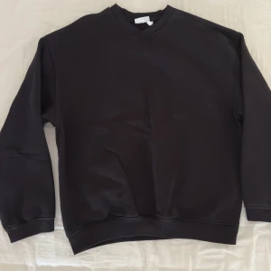 svart V-neck Sweatshirt - not used only tried