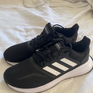 Skor - Aldrig använd