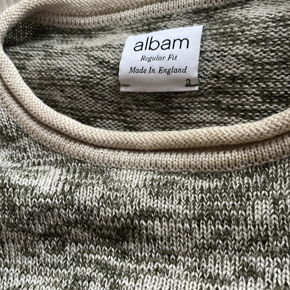 Stickad sweatshirt från Albam Fint skick (ser inte använd ut) Size 3 (medium Ish). Tröjor & Koftor.