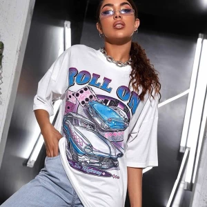 Grapic tshirt - En super snygg grapic t-shirt. Köpte för 90kr men sälkef för 50kr. I Xs men den e lite oversized💘 möts även upp i sthlm