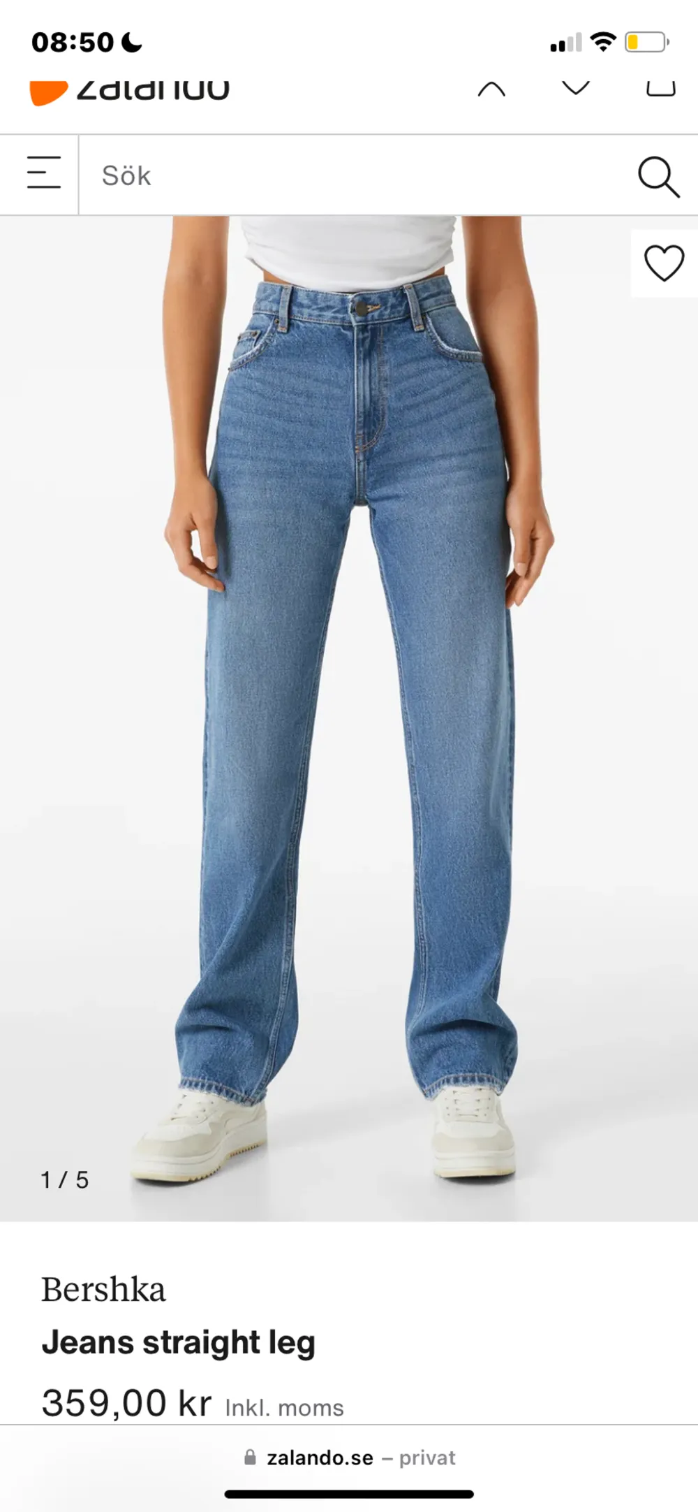 blå jeans från bershka. . Jeans & Byxor.