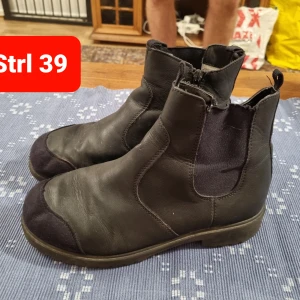 Fodrade skor - Fodrade dam skor I storlek 39 I bra skick