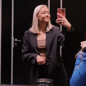 Blazer  - Helt ny, lite för liten för mig.  Ord pris 599:-