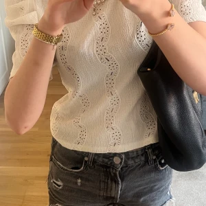 Blus  - Säljer nu superfin blus perfekt till sommaren!!❤️❤️