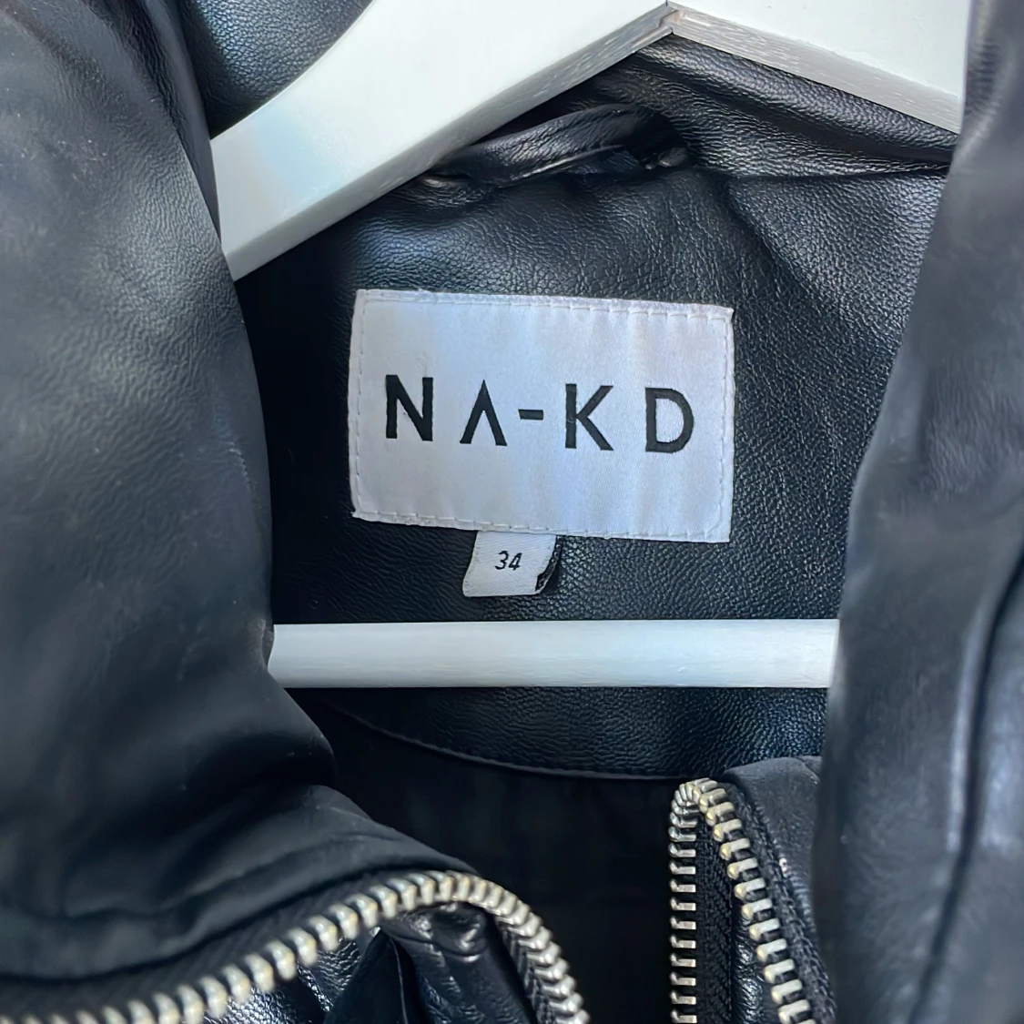 Jacka svart skinn - 91