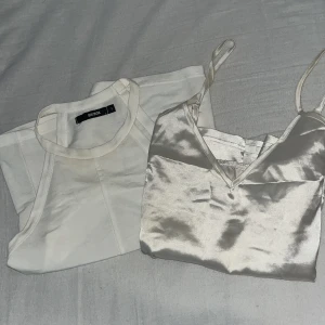 Två toppar  - Två superfina och sköna toppar i stl S (passar även m). Sparsamt använda.  Säljes i pack