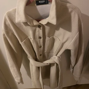 Jacka i Manchester  - Oanvänd från missguieded i XS/34