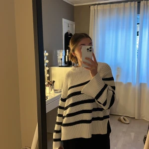 randig stickad tröja - randig stickad tröja från gina 