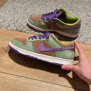 Säljer mina låga dunk veneer - Jag säljer nu mina dunks eftersom dom är lite för små för mig jag köpte dom för 2300kr. Jag har knappt använt skorna och är i väldigt bra skick. Original boxen finns kvar
