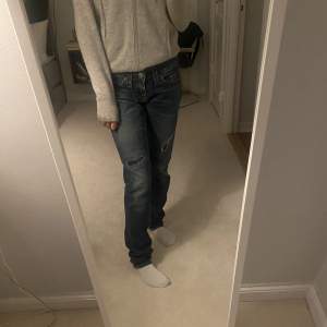 Ett par true religion jeans som tyvärr är lite för stora för mig. De ser lite mer skiny ut eftersom dem är lite för långa för mig.  Frakt ingår 💓💓