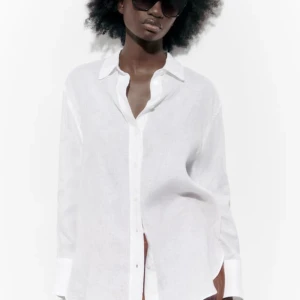 Linneskjorta - Säljer min linneskjorta som inte kommer till användning. Köpt för kanske två eller tre år sedan men typ aldrig använd. 