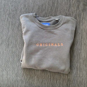 Sweatshirt  - Bra skick använd fåtal gånger