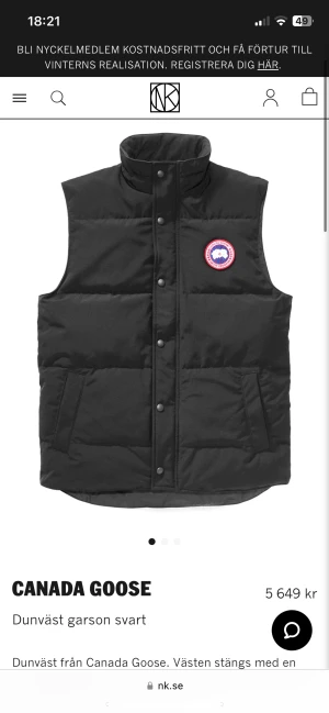 Canada goose väst svart - Hej, säljer nu min canada goose väst pga för lite användning. Jacka har inga skador. Jackans hållare till dragkedjan fattas dock men är lätt fixat och skulle tippa på att det kostar 100-200kr att fixa. Jackan hämtas på Engelbrektsgatan men kan också möta.