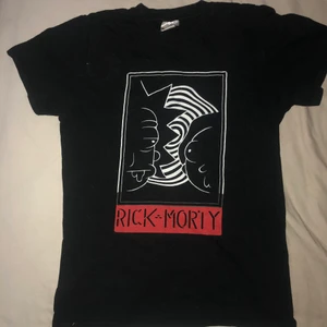 Rick And Mitty Tröja - En Rick and Marty Tröja storlek M