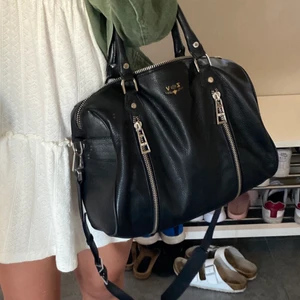 Zadig väska - Äkta zadig bag i modellen sunny bag medium. Sparsamt använd. Vid intresse skriv för fler bilder. Pris kan diskuteras