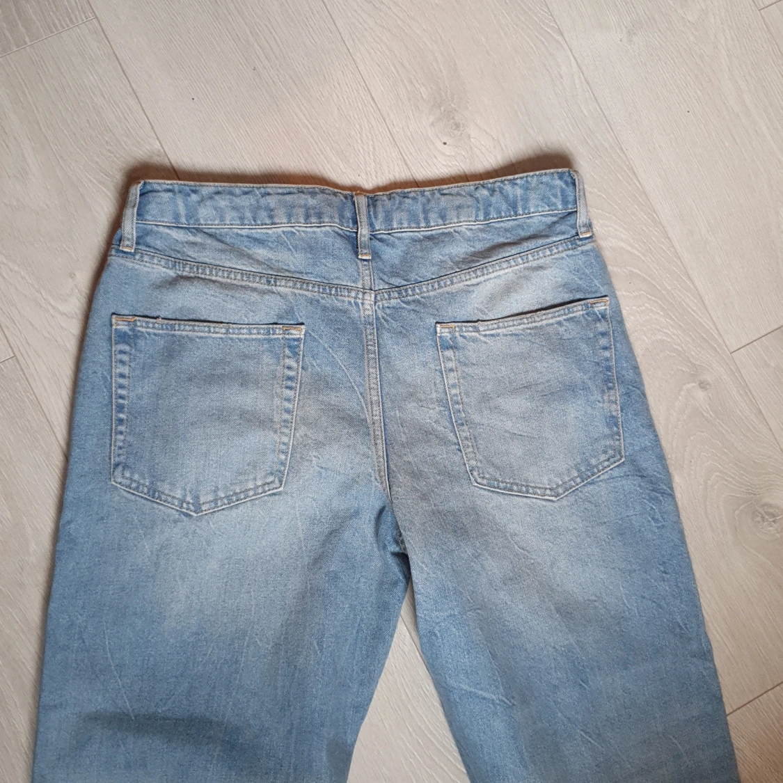 Helt Nya ripped jeans - 90