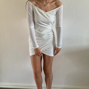 Klänning - Oanvänd klänning, endast provad! Köp på Nelly, nypris 499kr. Pris kan diskuteras 