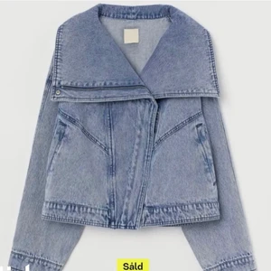 Söker - Storlek S helst! Kontakta mig så kommer vi överens om ett pris ❤️😙💗