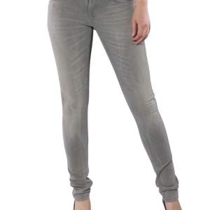 Helt ny Nudie jeans , Modell : long John tight enru grey. Storlek w28-L32 , Medja 38 cm x 2 . Längd 100 cm. Stretch . Material 98% cotton 2 % elastain 