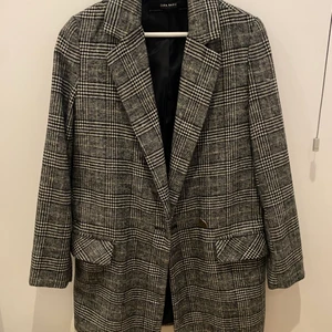 Zara kappa - Söker min kappa från Zara då den är för liten. Storlek XS⚡️⚡️⚡️
