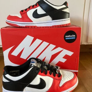 Nike dunk - Köpta från restocks. Knappt använda. Lådan ingår.