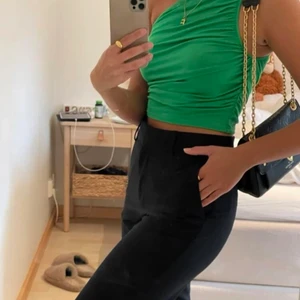 Grön topp  - Säljer denna super fina gröna toppen 💚💚