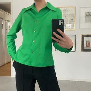 Grön skjorta - Frakt 50kr☀️
