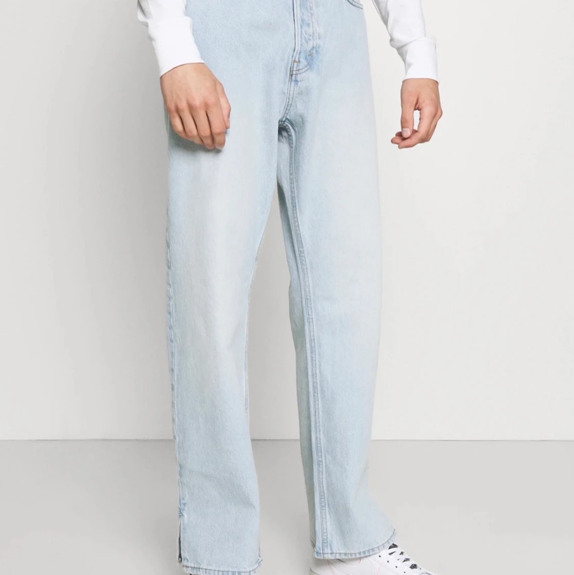 Weekday jeans med split