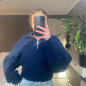 Stickad tröja - Blå stickad tröja från Gina🤍stl M. 100kr+frakt