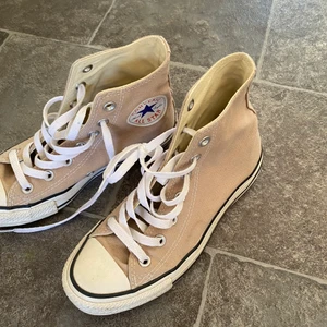 Beiga converse  - Beiga converse i fint skick 