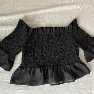 Gina Tricot Top (M) - Ny skick